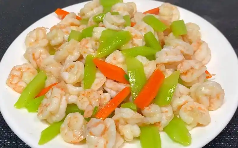 清炒虾仁的家常做法,腌制上浆步35详细,鲜嫩q弹,清淡不油腻