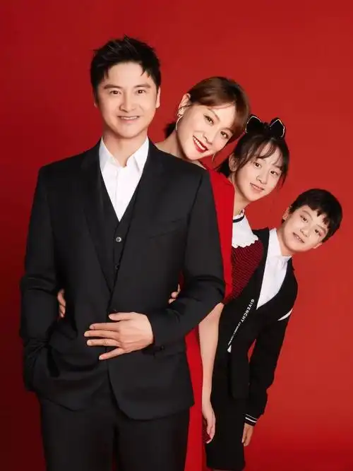 田亮叶一茜一家四口拍全家福_腾讯新闻