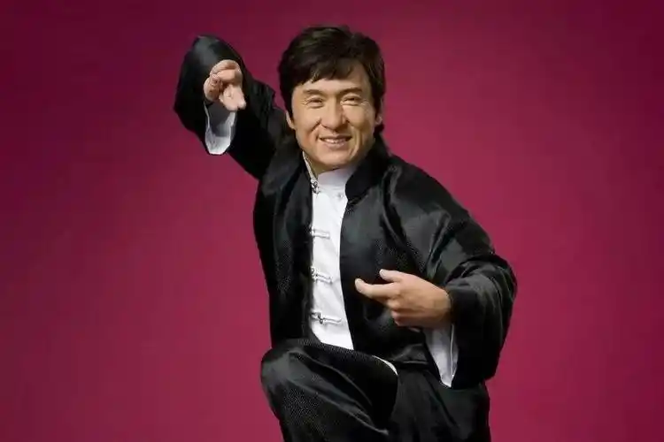 成龙庆70岁大寿发文回应断崖式衰老不老男神都是假的