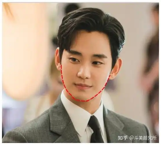 《眼泪女王》这么火,他却成功碾压金秀贤,成为韩国最红的男明星