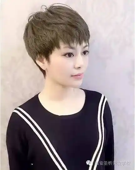 【2017短发流行"定位烫"】