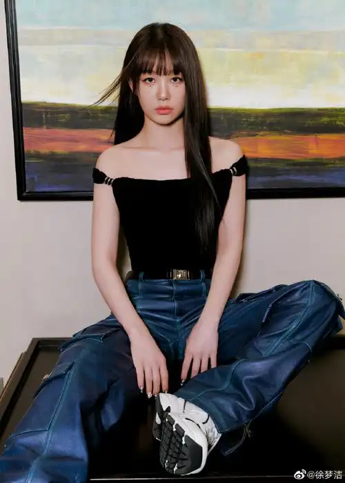 齐刘海的闪闪泪钻妆好漂亮,是高冷的徐梦洁!