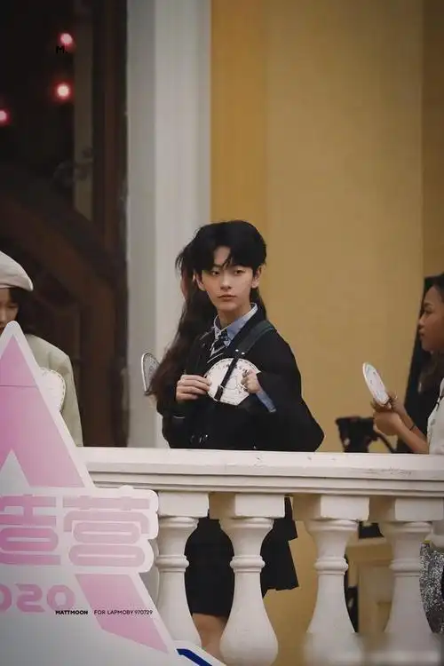 创造营刘梦长发造型路透图曝光你给她的长发造型打几分