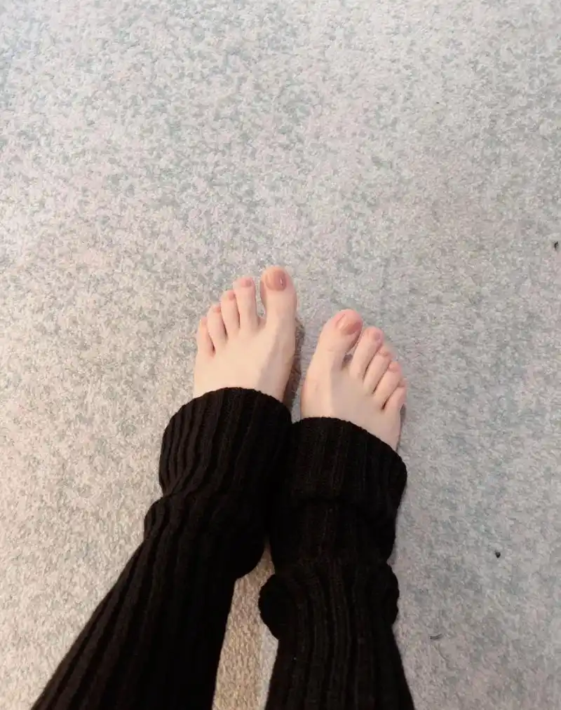 最心疼的就是我的脚丫子了#性感好身材# #美女# #端午节# #美甲