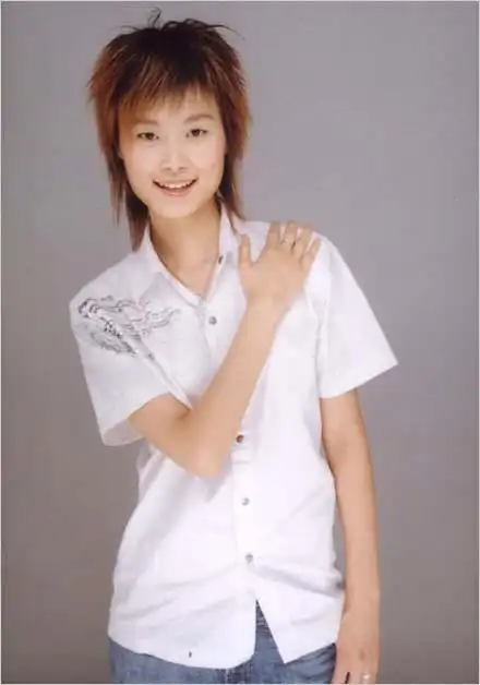 科技时代 硬件 > 正文    李宇春今年21岁,是超级女声成都赛区的人气