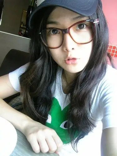 潮女mm顾小u自恋疯狂自拍照,非主流美女