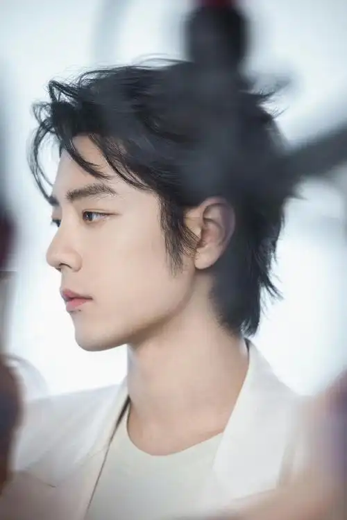 肖战##日常见肖战# 【肖战超话】 完美的侧脸,青春的气息,让人心跳