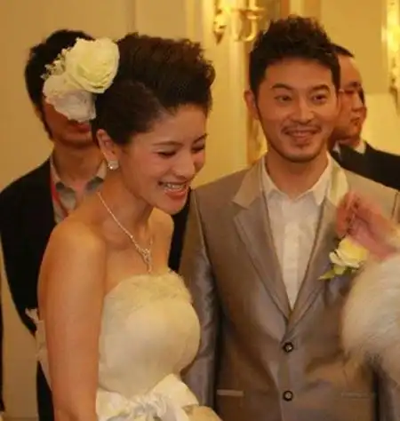 海峡网 新闻中心 娱乐星闻 明星八卦胡可结过几次婚?