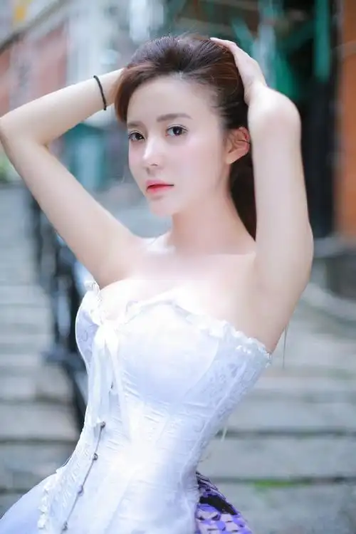 美女之地精选极品校花写真