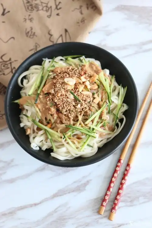 夏天里最爱的那碗芝麻酱凉拌面