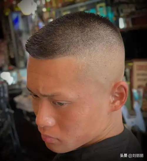 脸大脸宽的男生适合什么发型图片,脸胖的男生留这25款短发也很帅!