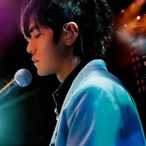 微信头像周杰伦动漫男头