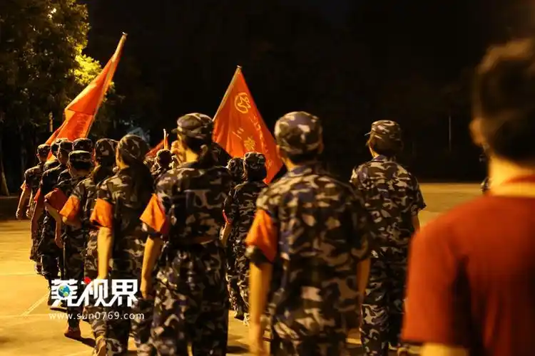 【莞视界】东纵小战士入驻虎门沙角部队 体验军人生活