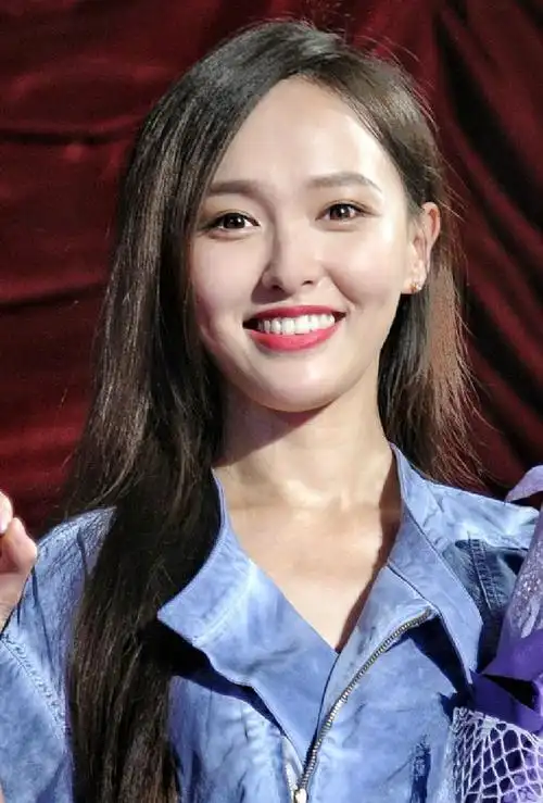 整牙如换脸原来唐嫣也有这么无法入眼的时期