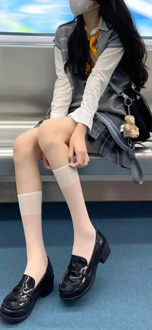 有没有好看的女生腿壁纸?