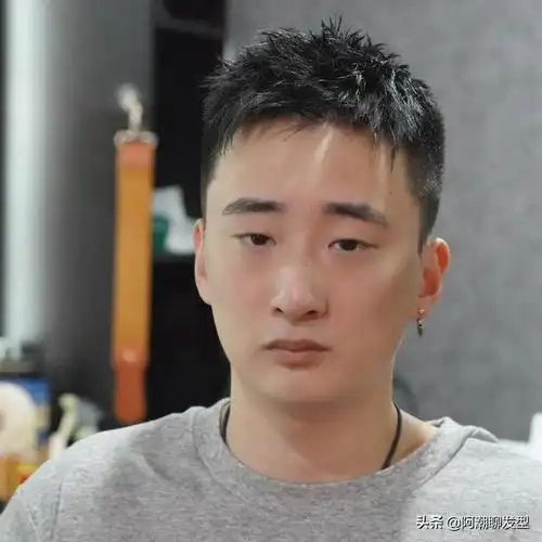 年轻男生冬季发型也别乱剪,这3款剪完帅气又显年轻