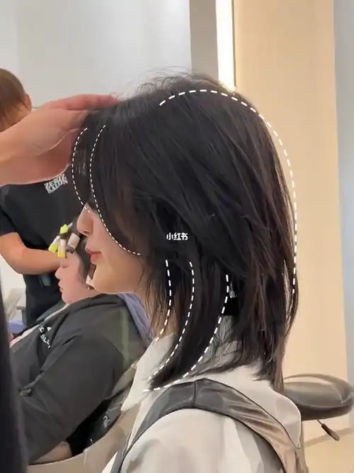 圆脸方脸女生一定要剪的超帅鲻鱼头 圆脸方脸女生帅气发型推荐,长款狼