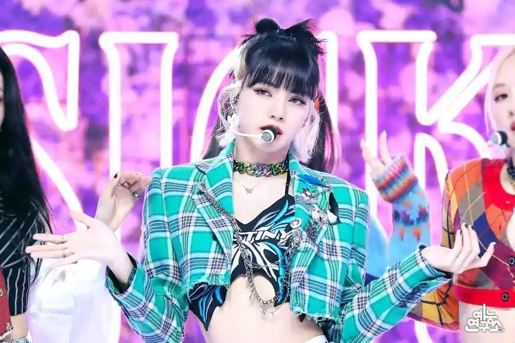 lisa绝美壁纸7815 四闺女世界上最美好的存在lisa篇