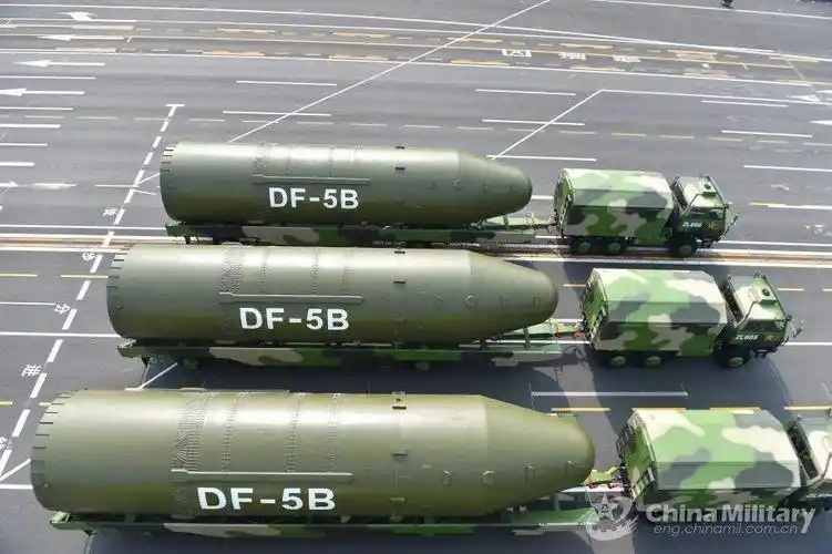 东风一5b核导弹是一直使用的核导弹,这核导弹从以前到现在一直使用.