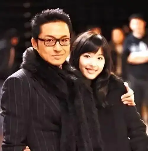 和马景涛离婚后,单身带俩娃的吴佳尼,终于活成了自己