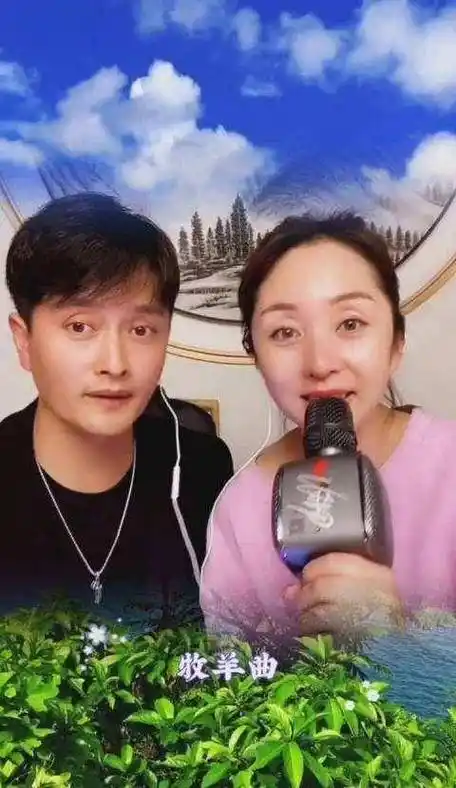 歌手云飞年届四十,但一点都不显老,他和郭津彤的宝宝都4岁了!