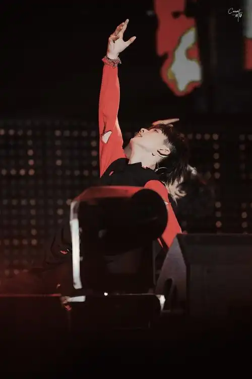 马嘉祺4年25套夏日舞台造型全回顾