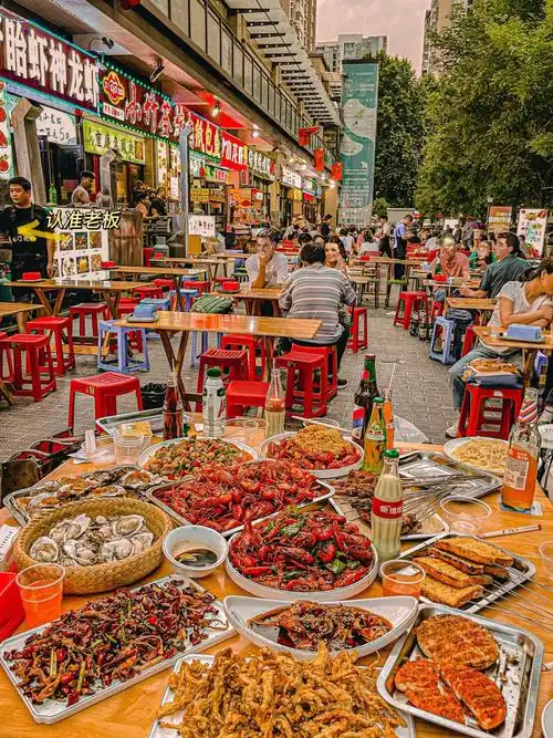 老东郊人私藏的西安夜市大排档‼️太接地气了