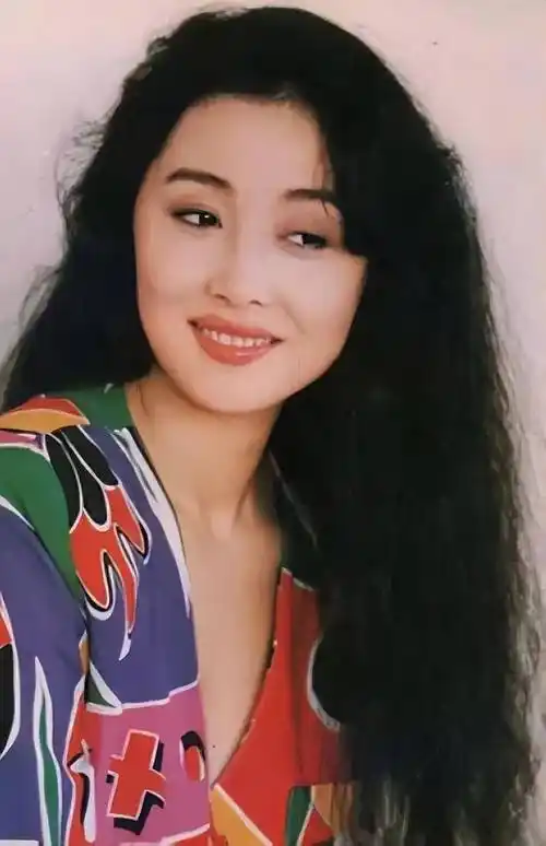 55岁刘蓓婚姻坎坷,三婚再嫁第一任丈夫,继子是当红小生张若昀!