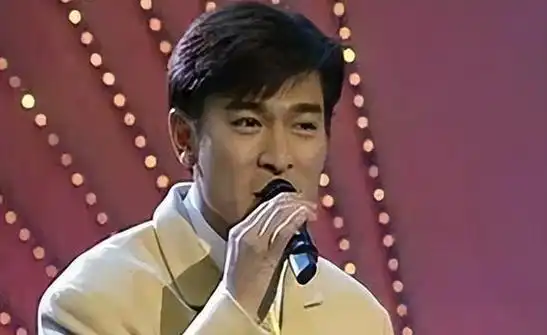 刘德华春节档坐客董宇辉直播间曾六度春晚献唱如今会当网红吗