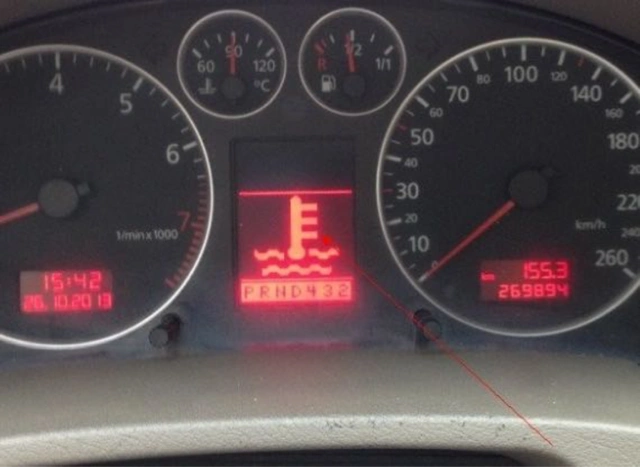 冷却液不足标志