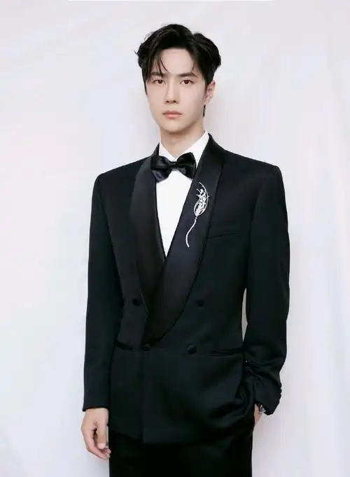 王一博 爱奇艺尖叫之夜#各位想看王一博什么造型