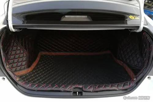 丰田雷凌后备箱