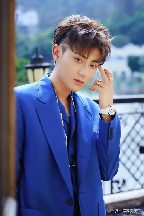 被演艺圈耽误的电竞选手——黄子韬个人资料