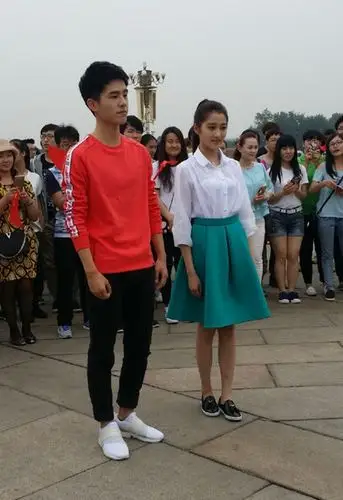 刘昊然关晓彤天安门放歌