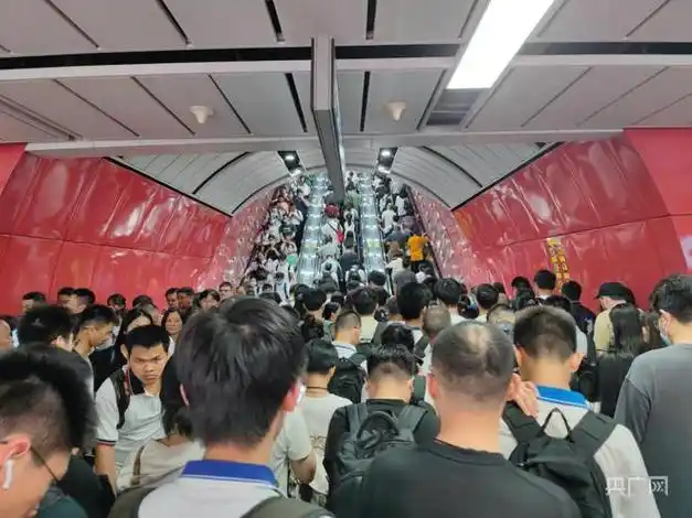 广州地铁晚高峰提前至14点  市区多路段交通拥堵