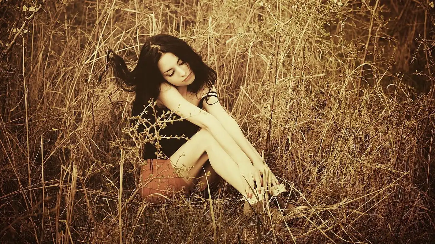 迷人的欧美非主流美女唯美伤感图片桌面壁纸高清 第二辑