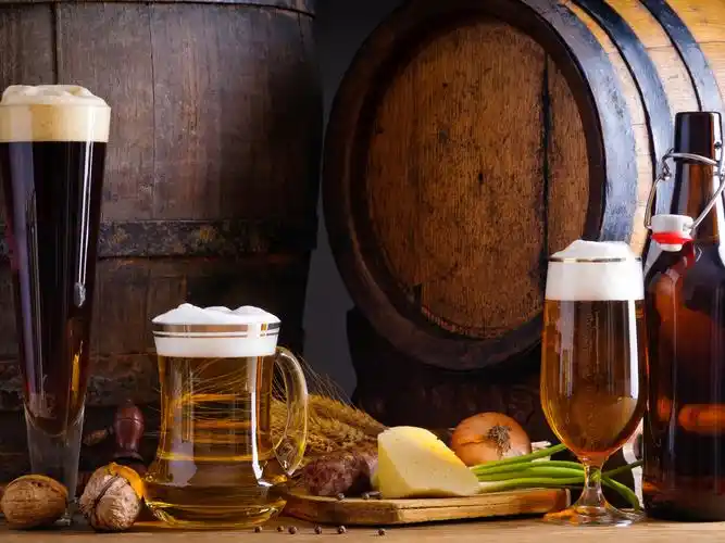 啤酒,瓶子,泡沫,坚果 桌布 | 2560x1920 桌布下载 | hk.best-wallpape