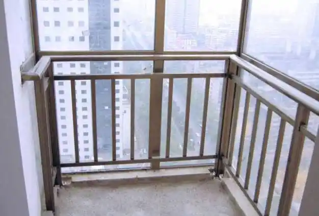 新房阳台护栏该不该拆?这两点不达标,趁早拆了重装!
