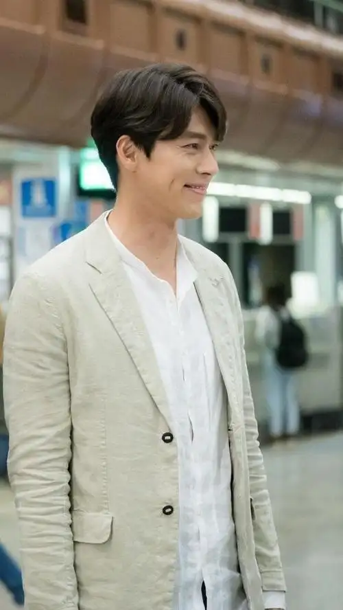 玄彬近照帅翻!身材变化史《爱的迫降》还不是最壮