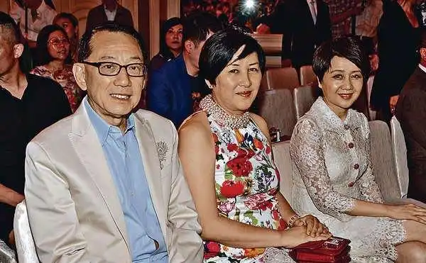 杨受成老婆是谁 杨受成老婆陆小曼资料图片