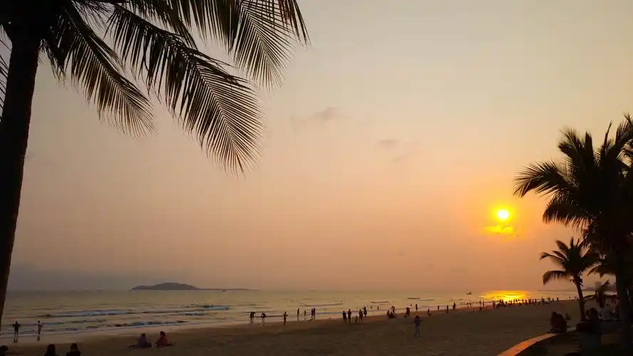 傍晚的海边美景