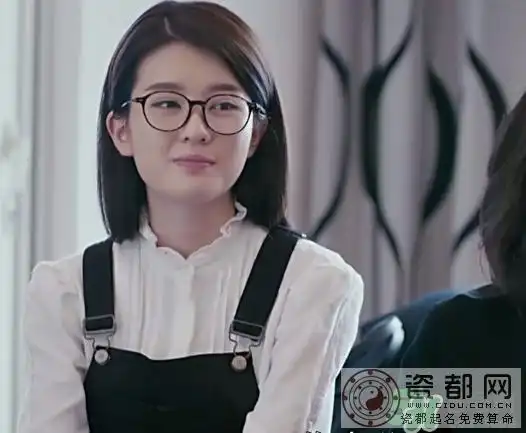 欢乐颂2第一集关雎尔乔欣的衣服是什么牌子?