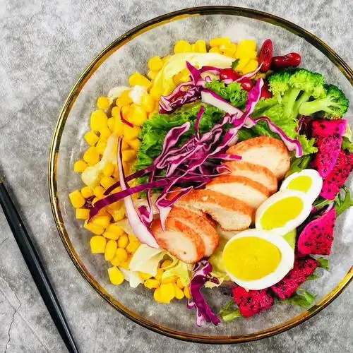 沙拉怎么做才好看食课studio轻食沙拉摆盘技巧分享01堆高式