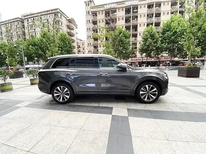 银色理想one贴xpel车衣案例