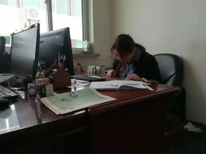 4月9日办公室工作照片