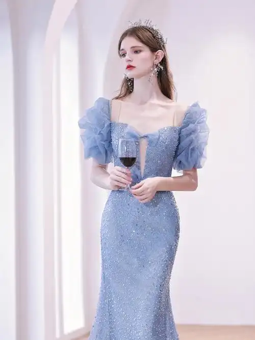 蓝色鱼尾晚礼服将优雅与甜美进行到底
