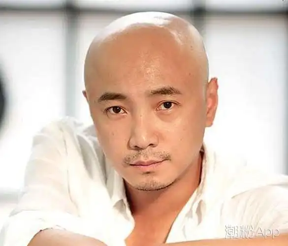 徐峥为什么光头 因噩耗一夜间掉光头发