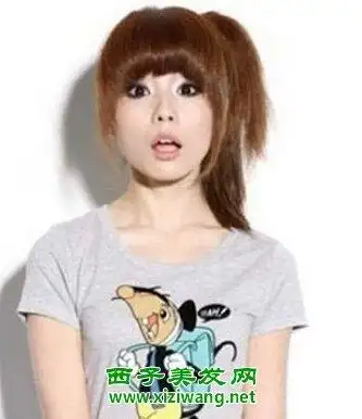 女生弧形刘海发型图片(2)