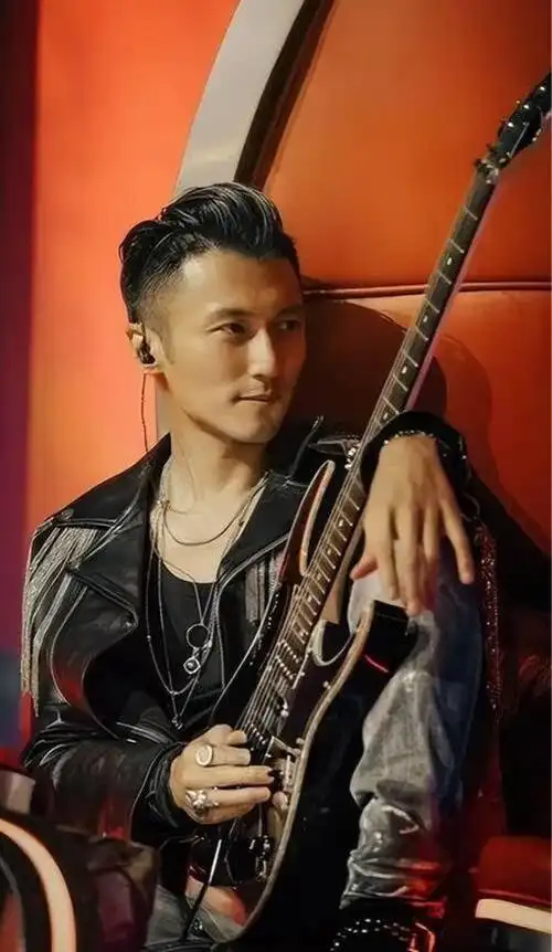 谢霆锋王菲生活虽历经风雨却始终没有放手盘点下他们的爱情史