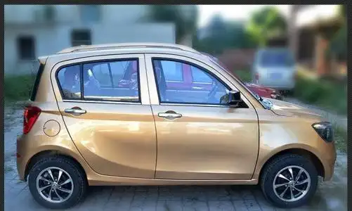 雅迪新能源电动四轮车